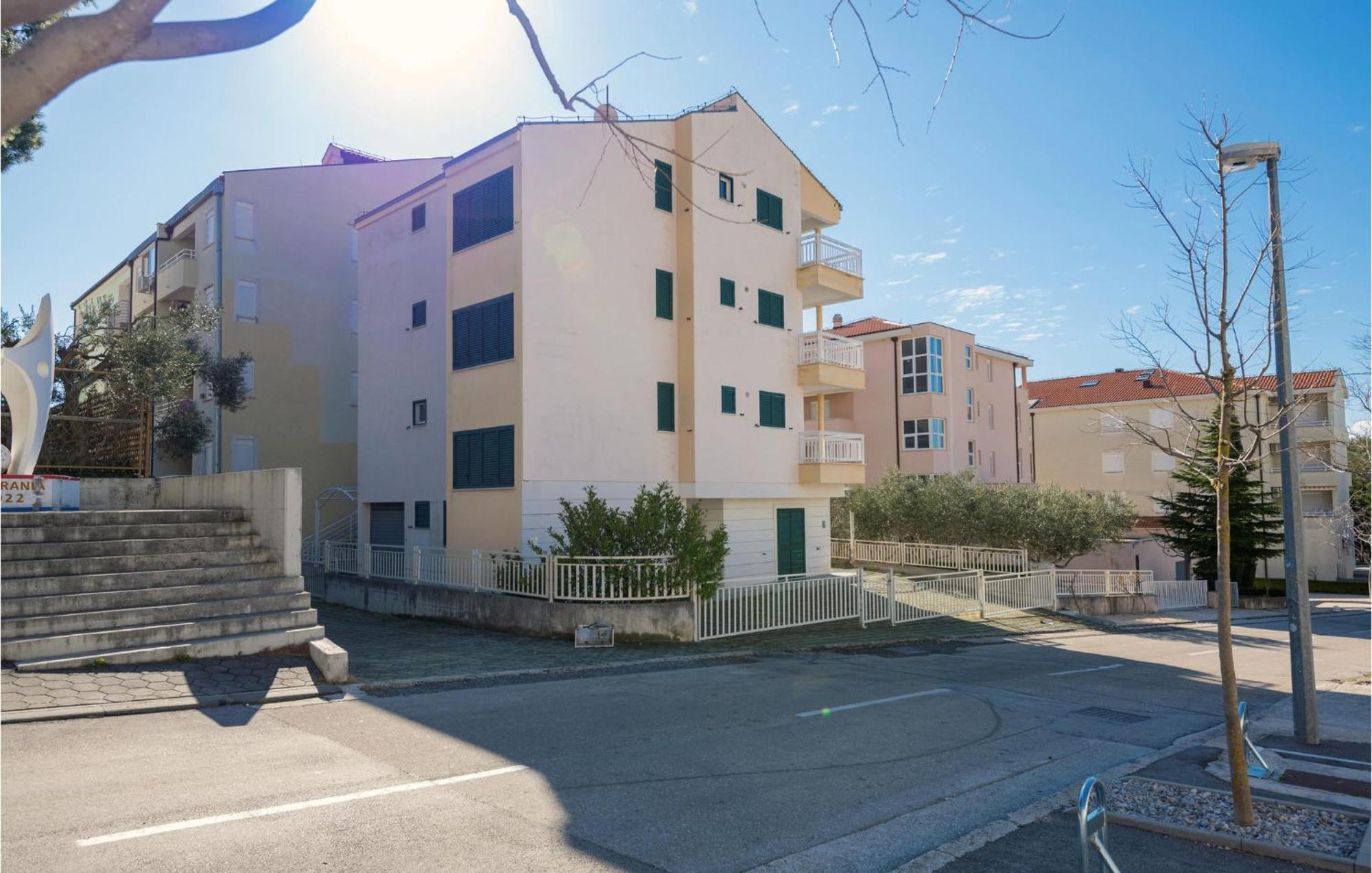 1 Bedroom Beautiful Apartment In Baška Voda Εξωτερικό φωτογραφία