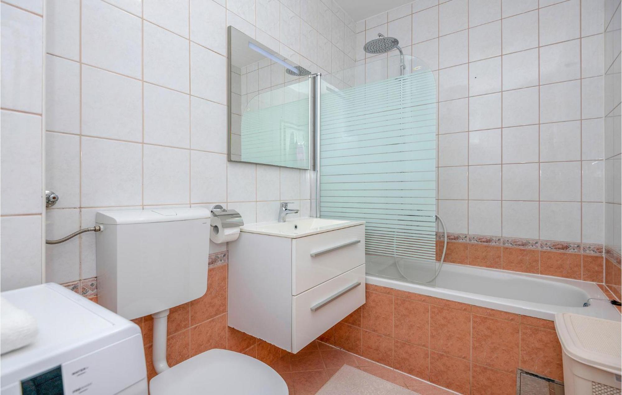 1 Bedroom Beautiful Apartment In Baška Voda Εξωτερικό φωτογραφία